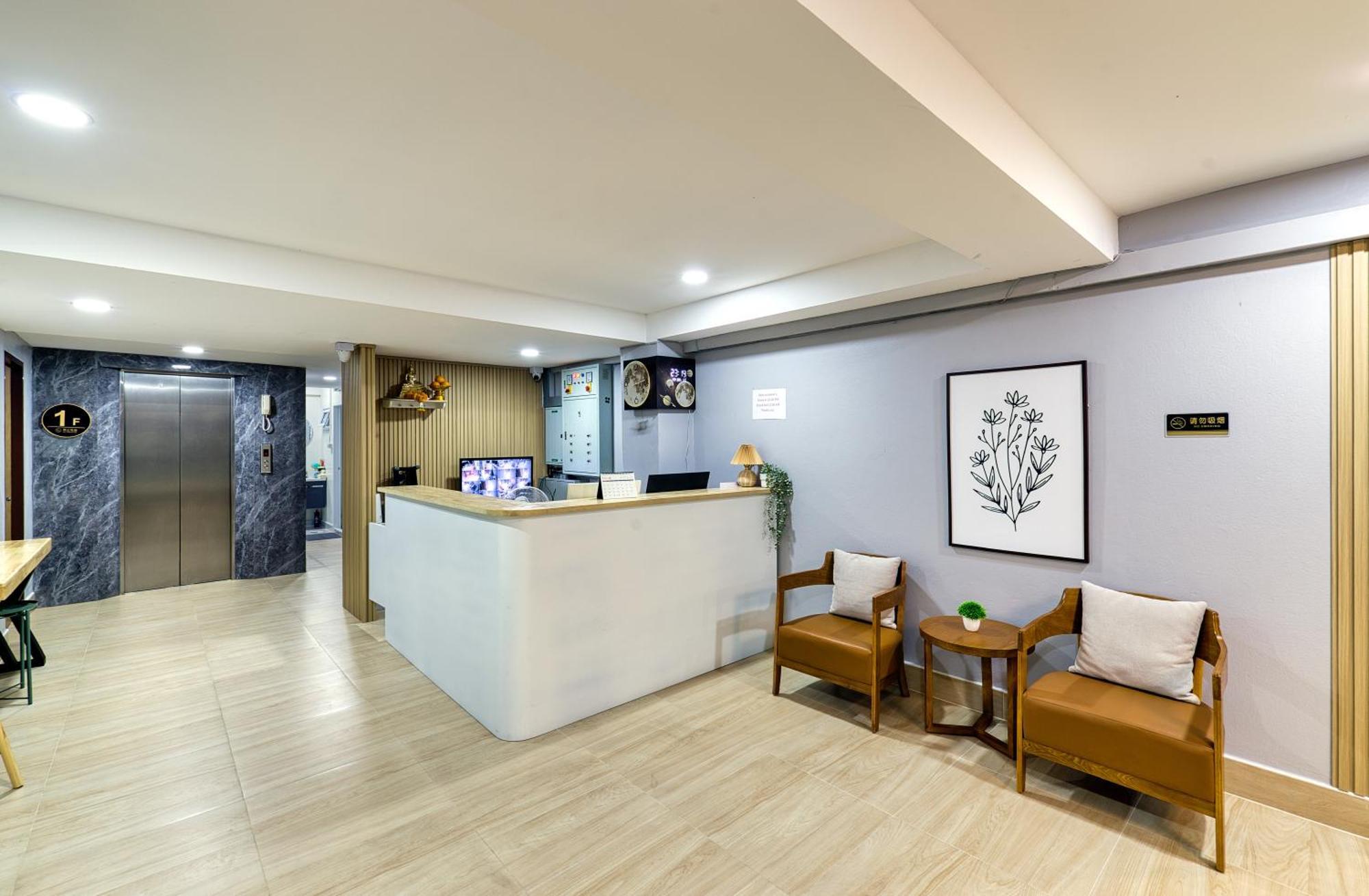 Ab House Aparthotel Bangkok Exterior photo